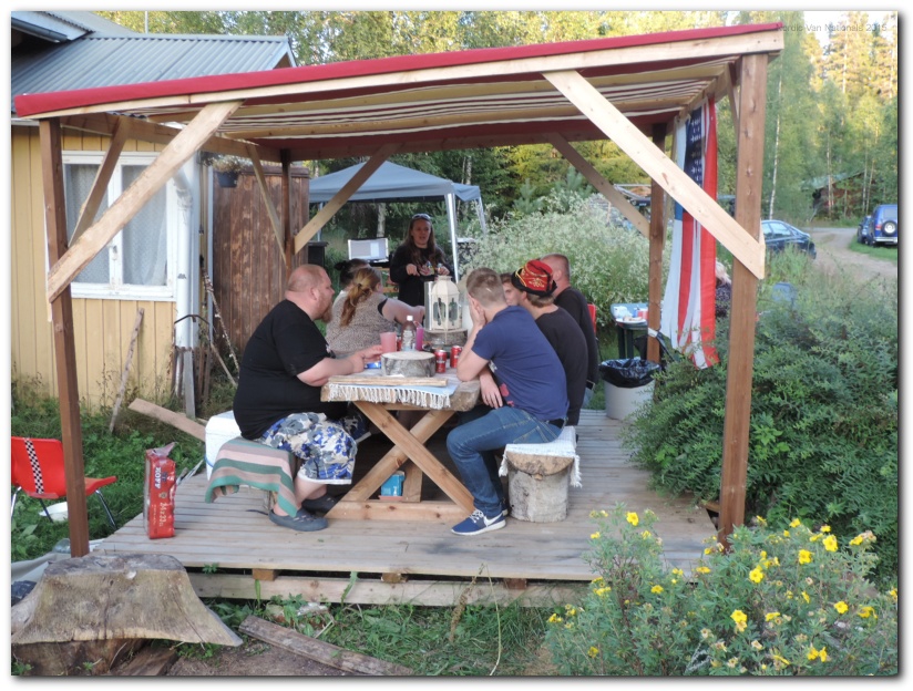 802x601 pixels (257K)