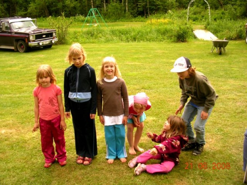 850x637 pixels (229K)