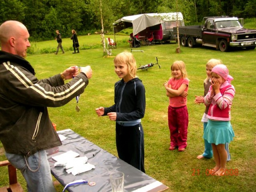 850x637 pixels (224K)