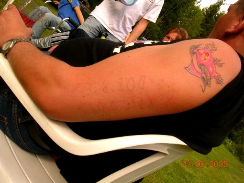 850x637 pixels (146K)