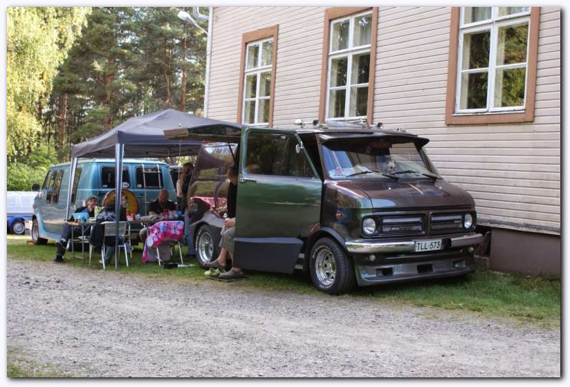 802x537 pixels (75K)