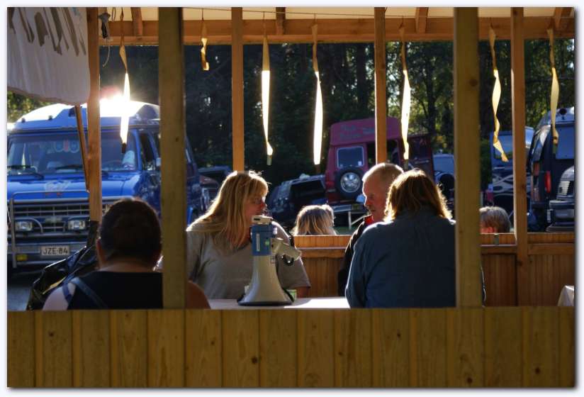 802x537 pixels (49K)