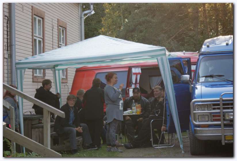 802x537 pixels (53K)