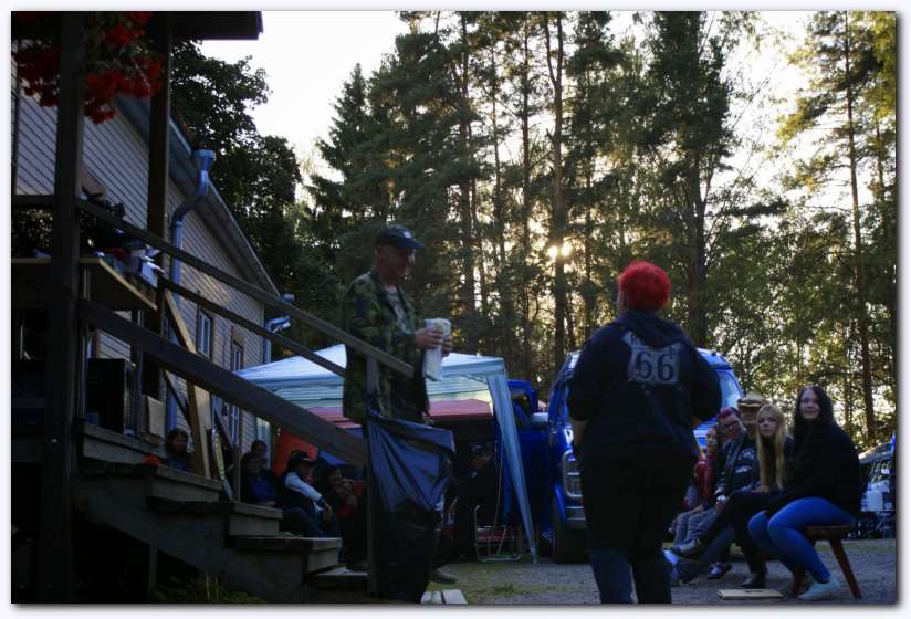 802x537 pixels (70K)