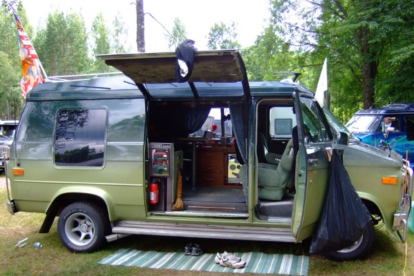 600x400 pixels (124K)