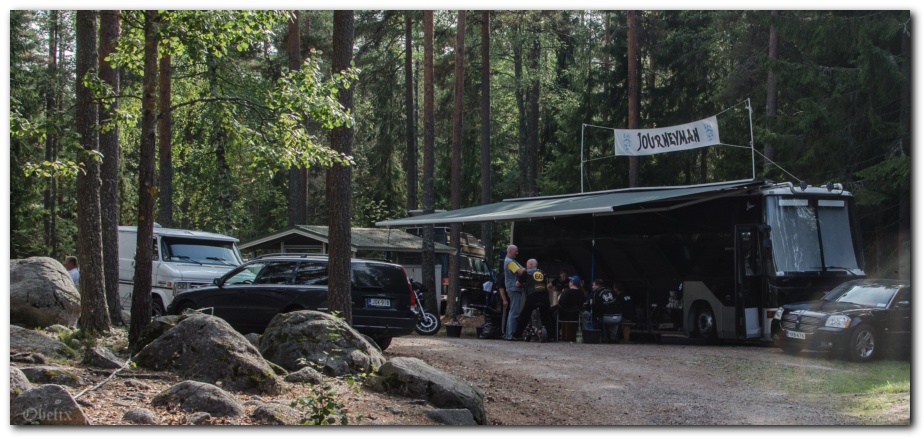 902x416 pixels (203K)