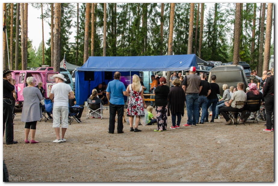 902x597 pixels (321K)