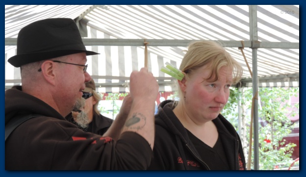 602x338 pixels (82K)