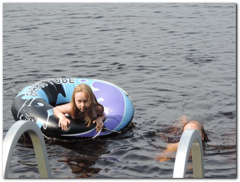 802x601 pixels (162K)