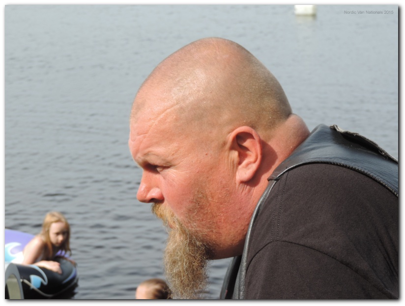 802x601 pixels (129K)