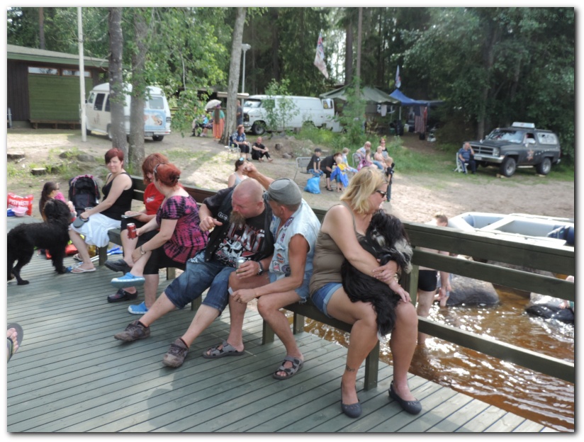 802x601 pixels (219K)