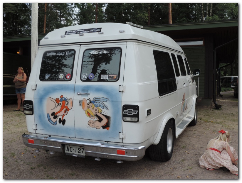 802x601 pixels (192K)