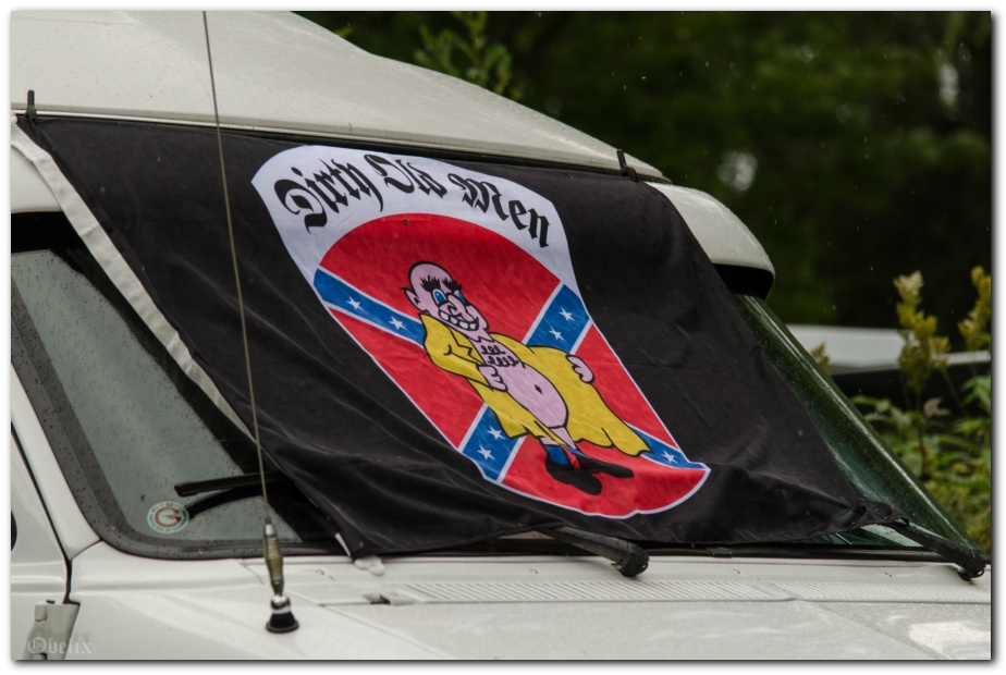 902x597 pixels (171K)