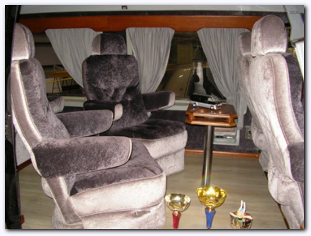 602x451 pixels (51K)